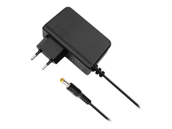 QOLTEC 51028 Zasilacz wtyczkowy 18W 9V 2A 5.5x2.5