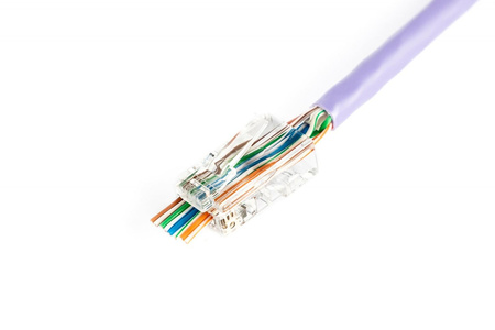 Wtyk RJ45 (8P8C) przelotowy, kat.5e, nieekranowany, AWG 26-24, opakowanie 100 sztuk